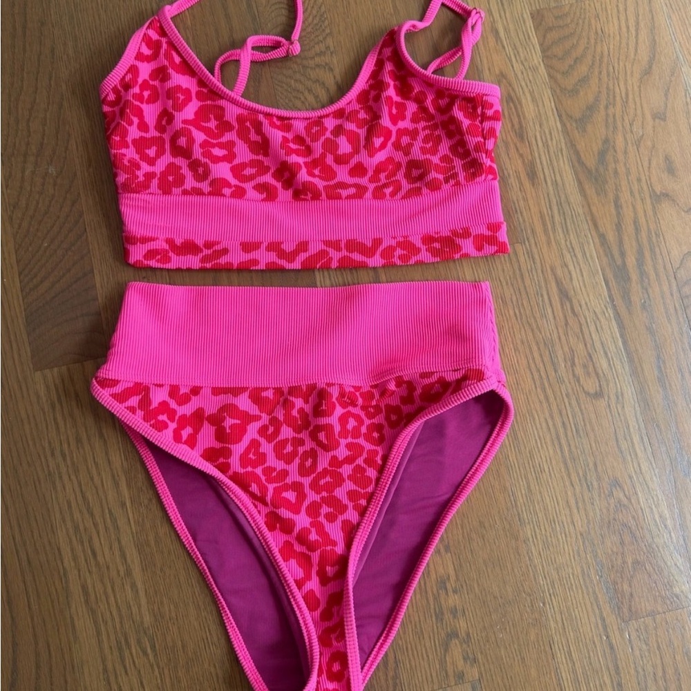 Beach Riot Hit Pink Leopard High-Waist Bikini 2 Piece Set size Medium Emmy & Eva - Picture 5 of 6